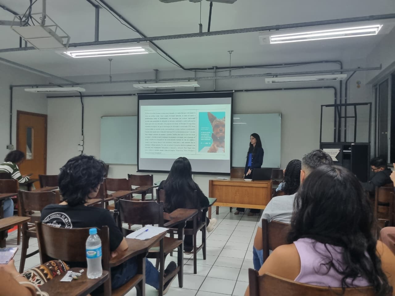 Thayane Martins Rocha Cordeiro em atividade acadêmica